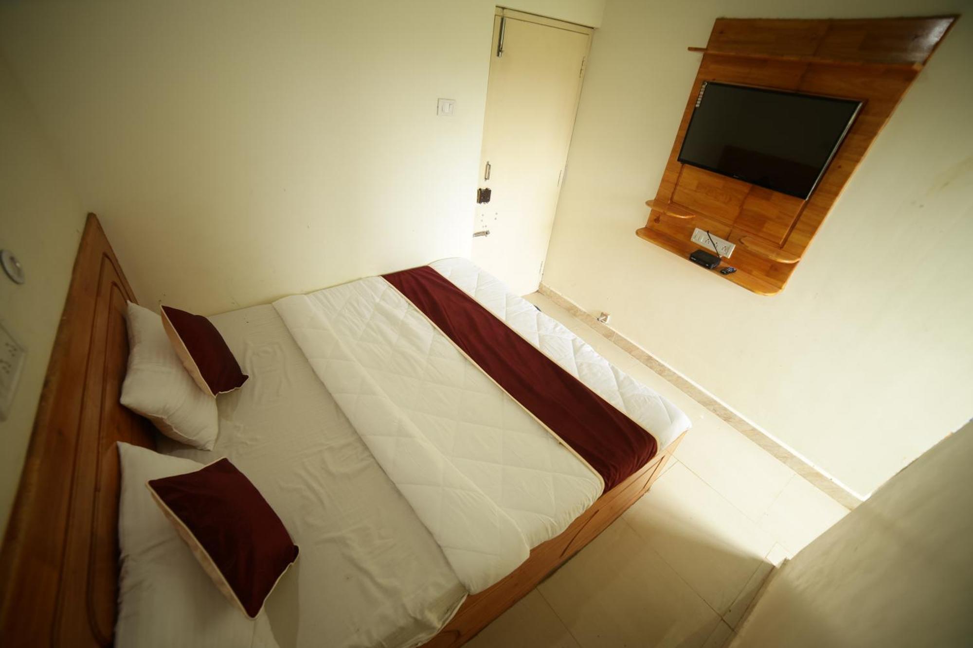 Naksha Tree Hotels - Yelagiri Bagian luar foto